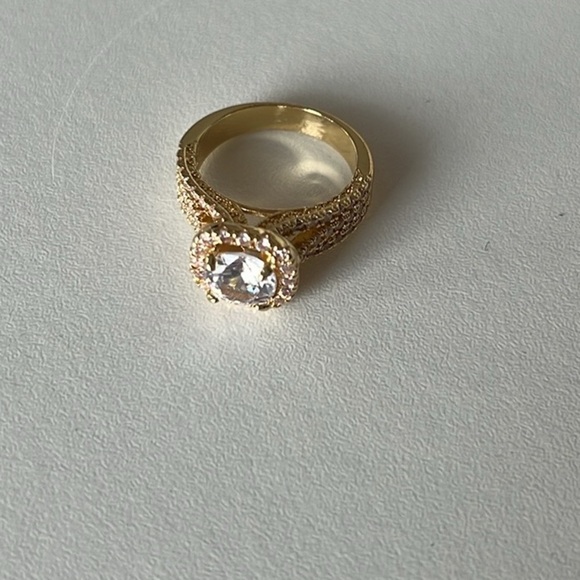 NWT Gold Tone Ring - Picture 5 of 5